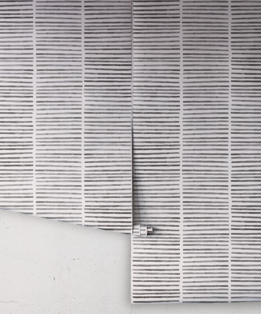 Lignes Wallpaper, Charcoal White
