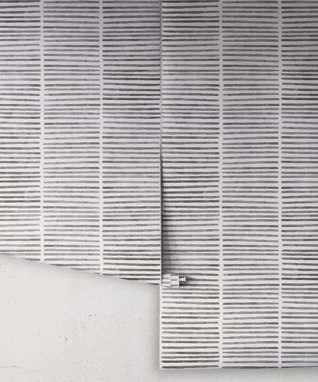 Lignes Wallpaper, Charcoal White