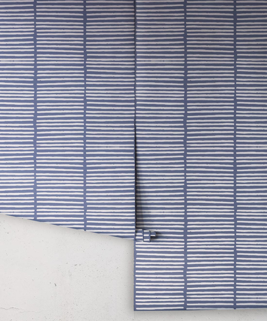 Lignes Wallpaper, Snow Navy