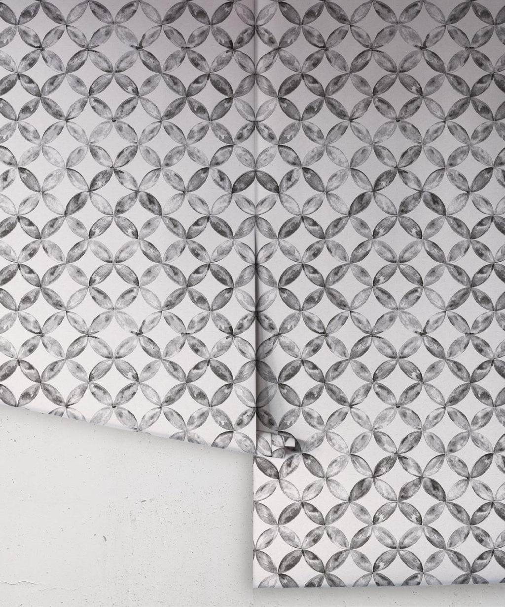 Pétales Deux Wallpaper, Charcoal White