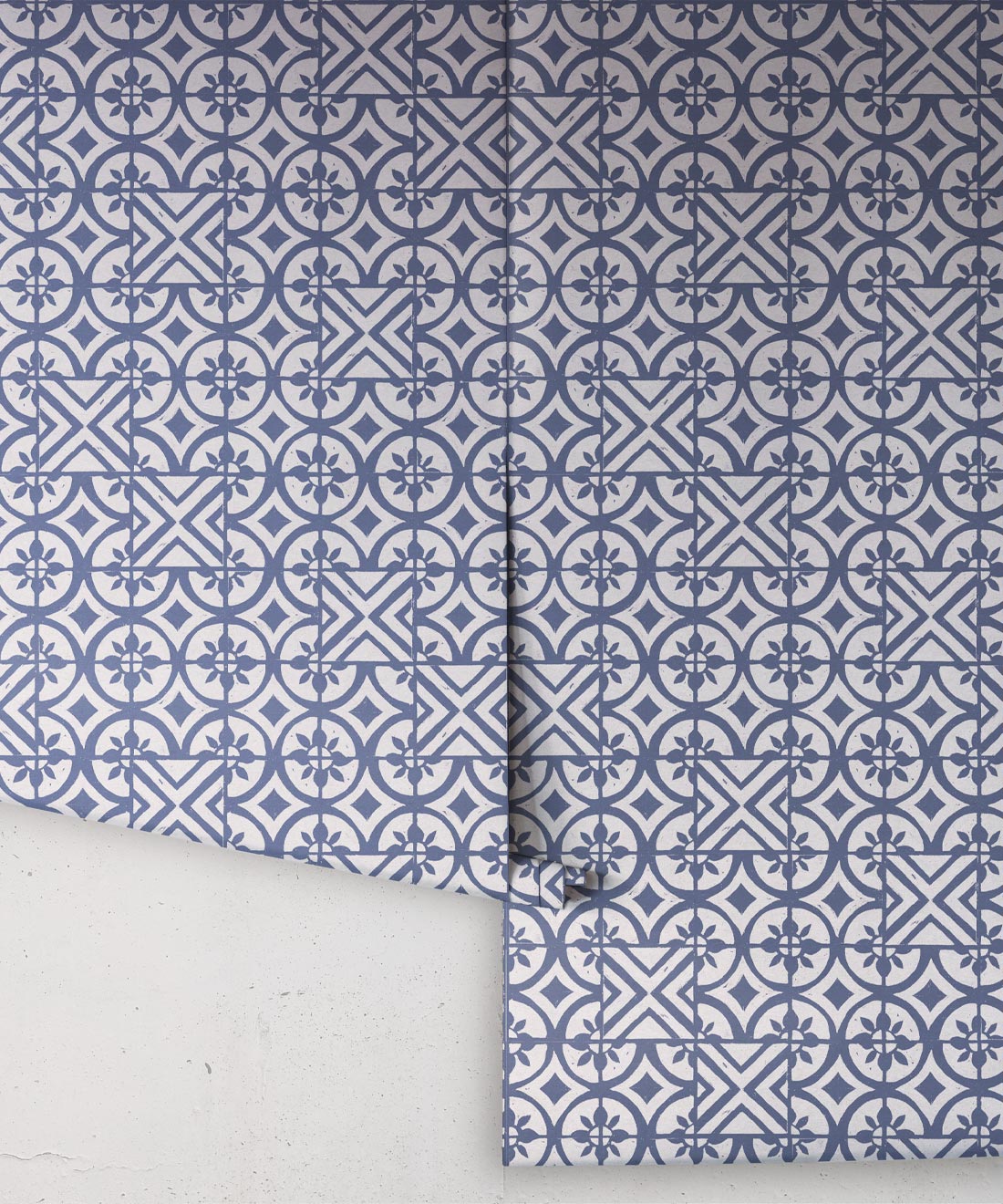 Pétales Trois Wallpaper, Snow Navy