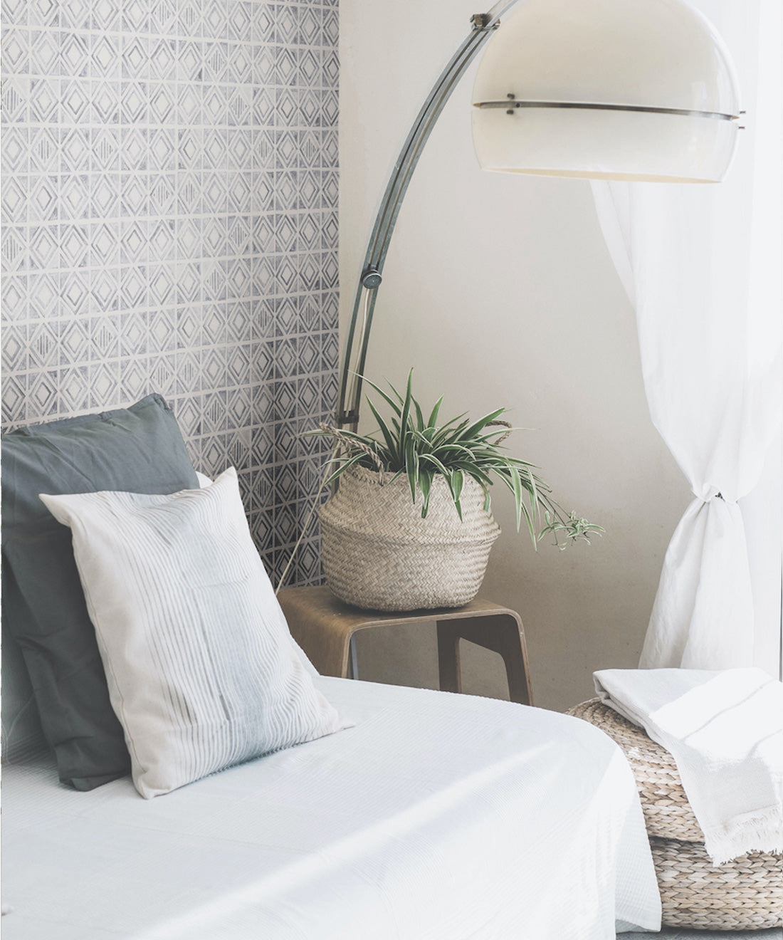Tuile Wallpaper, Charcoal White