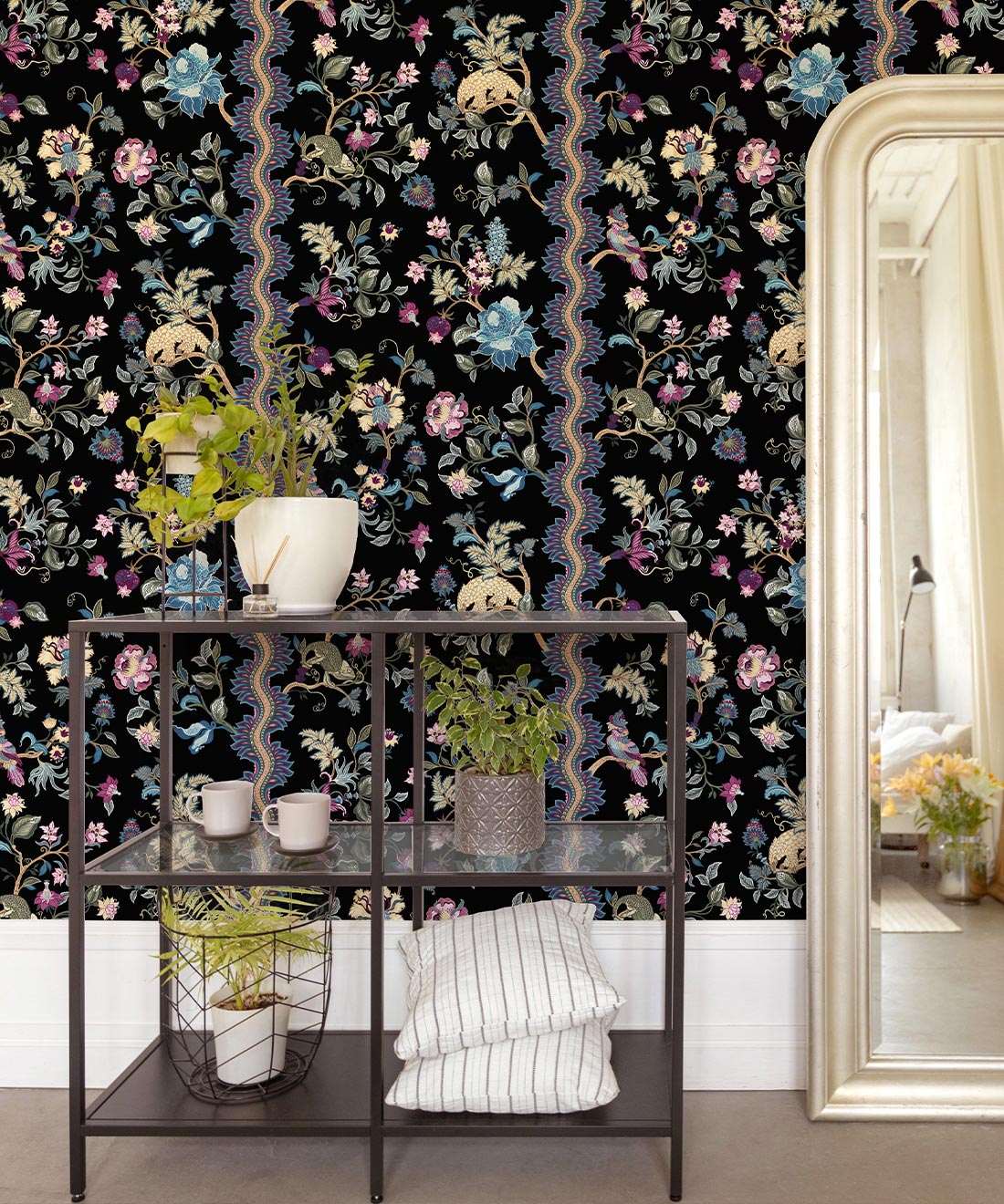 Fantasia Wilds Wallpaper, Black