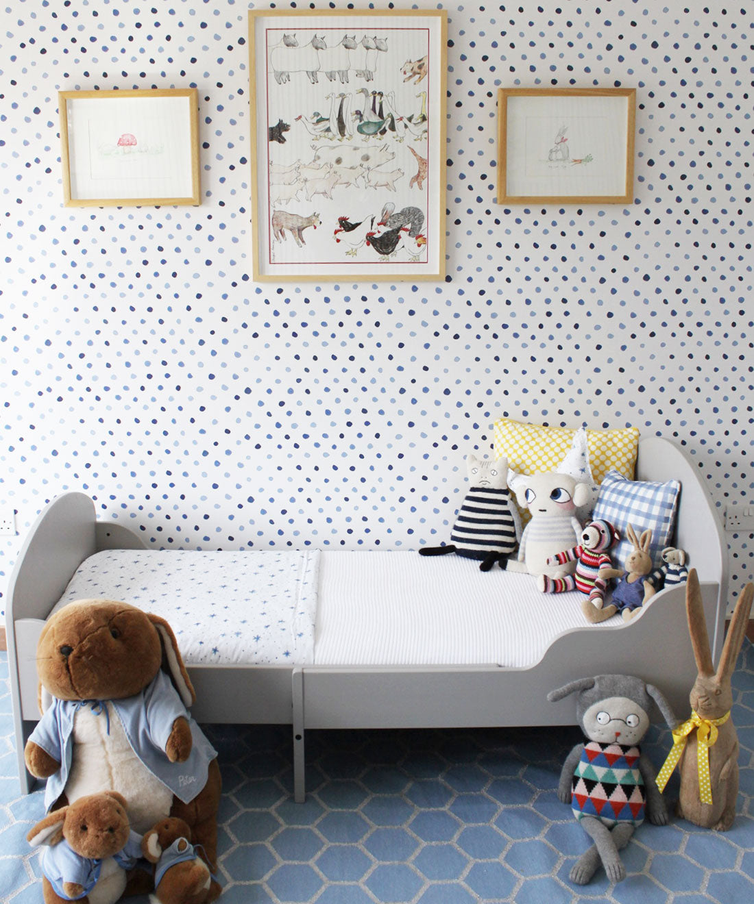 Dibba Dots Wallpaper