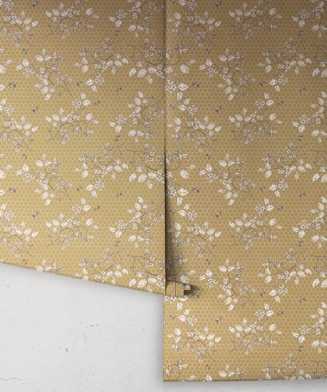 Bee Blossom Wallpaper, Gold