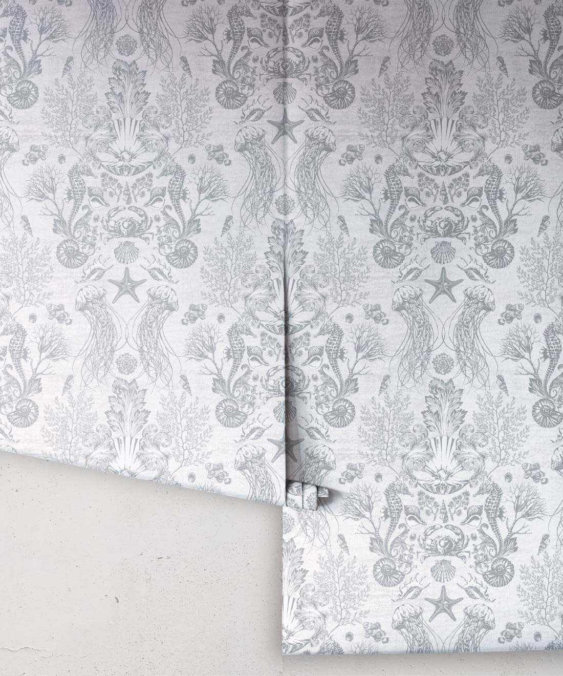 Oceania Damask Wallpaper, Silver
