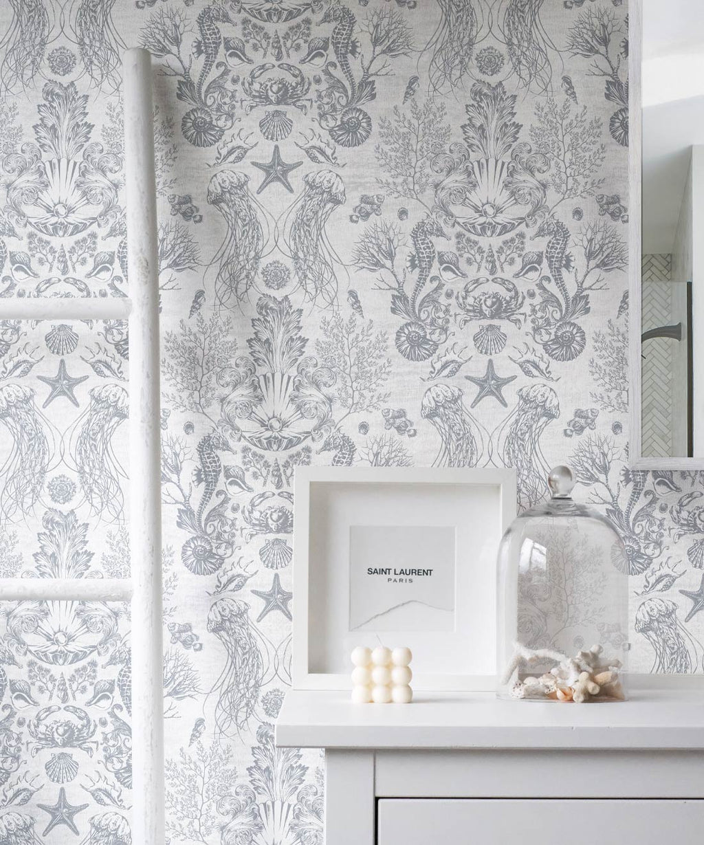 Oceania Damask Wallpaper, Silver