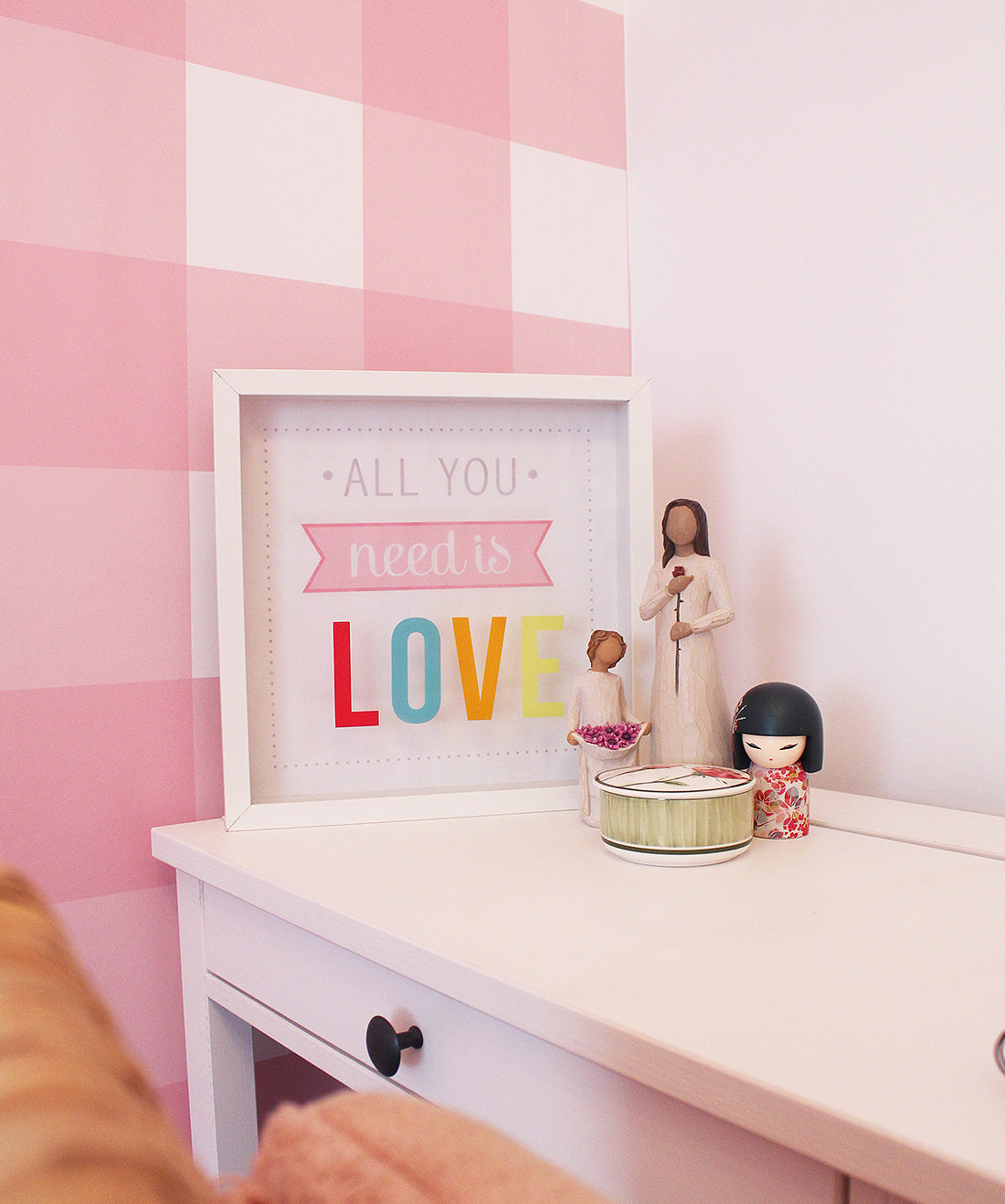 Mel’s Buffalo Check Wallpaper, Pink