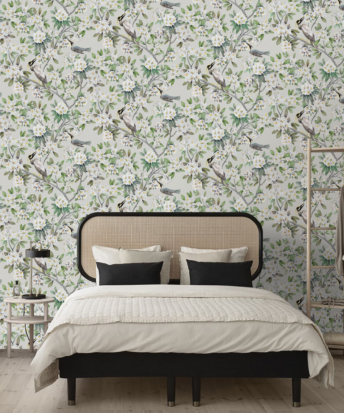 Victoria Wallpaper, Ivory