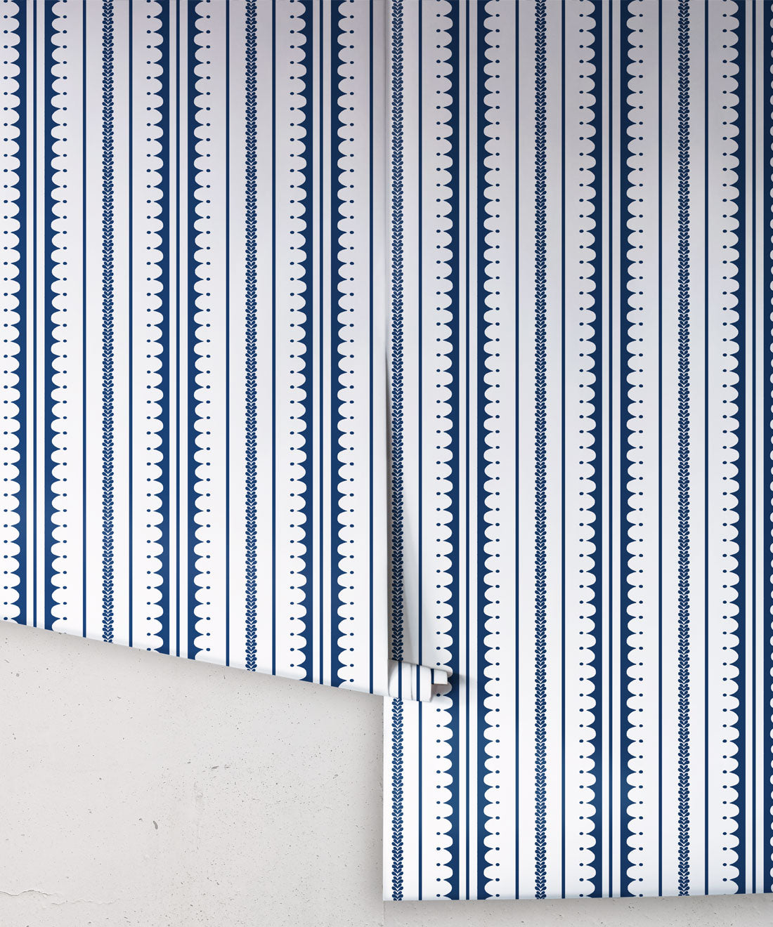 La Grand Coquille Wallpaper, Royal Blue
