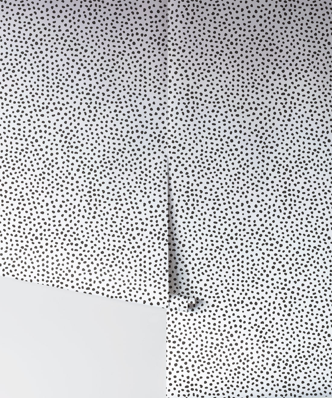 Huddy’s Dots Wallpaper, Muddy