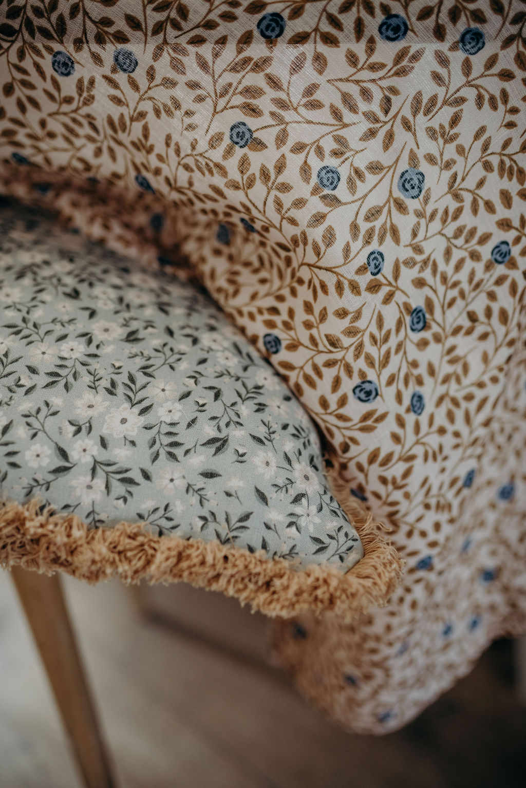 Linen Table Cloth - Summer Gray - Climbing Rose