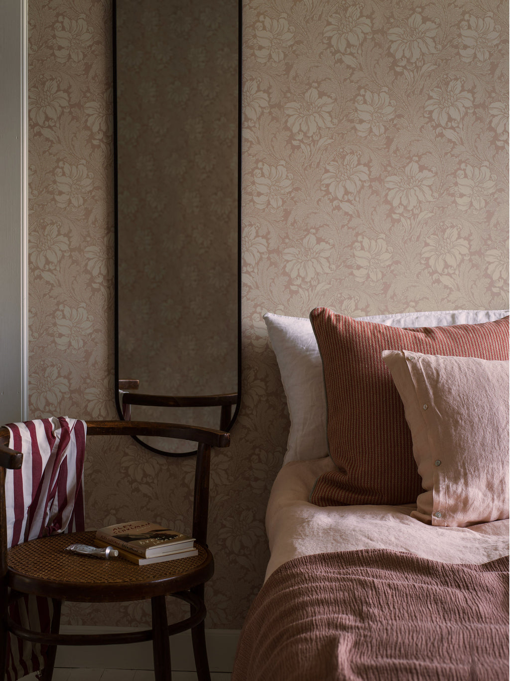Acanthus - Pink 2009