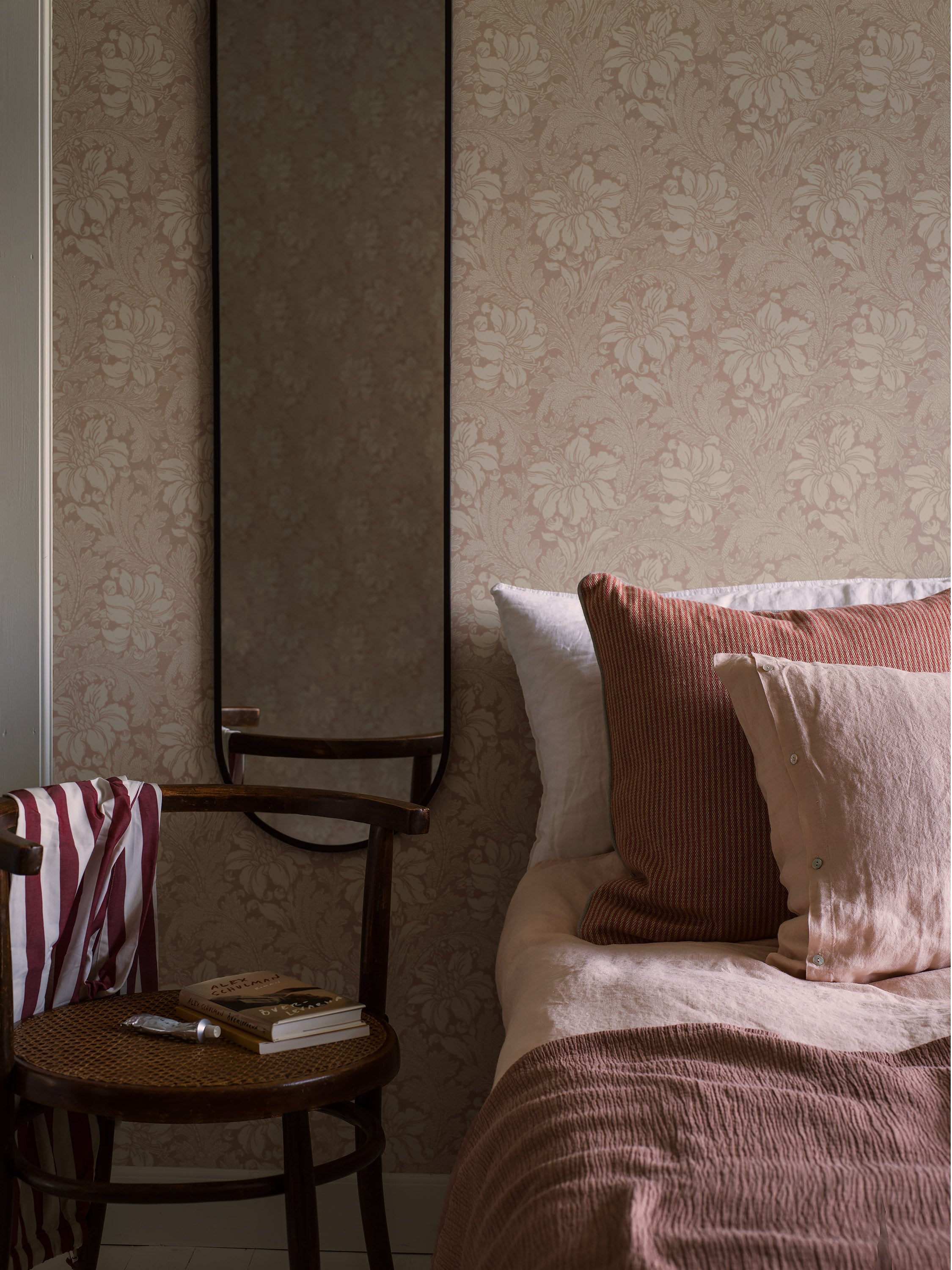 Acanthus - Pink 2009